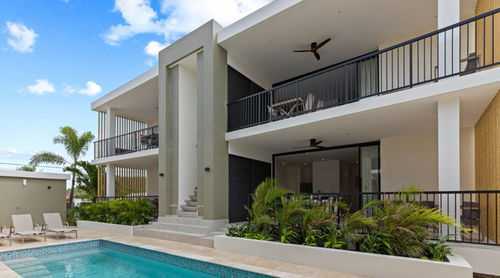 Najnowsze wiadomości o Projekt willi na Karaibach: Poprawa życia w tropikach za pomocą wentylatorów sufitowych z macierzystego drewna